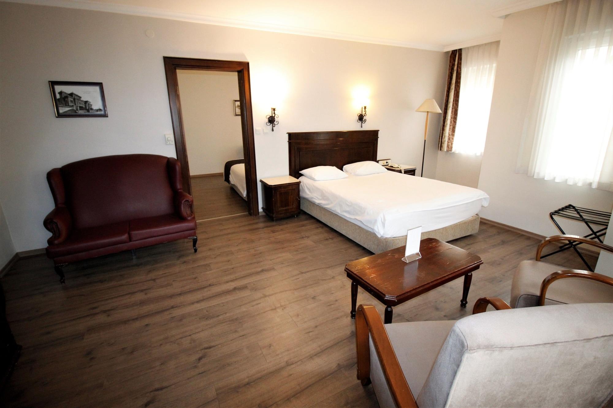 Montania Town Hotel Mudanya Bagian luar foto