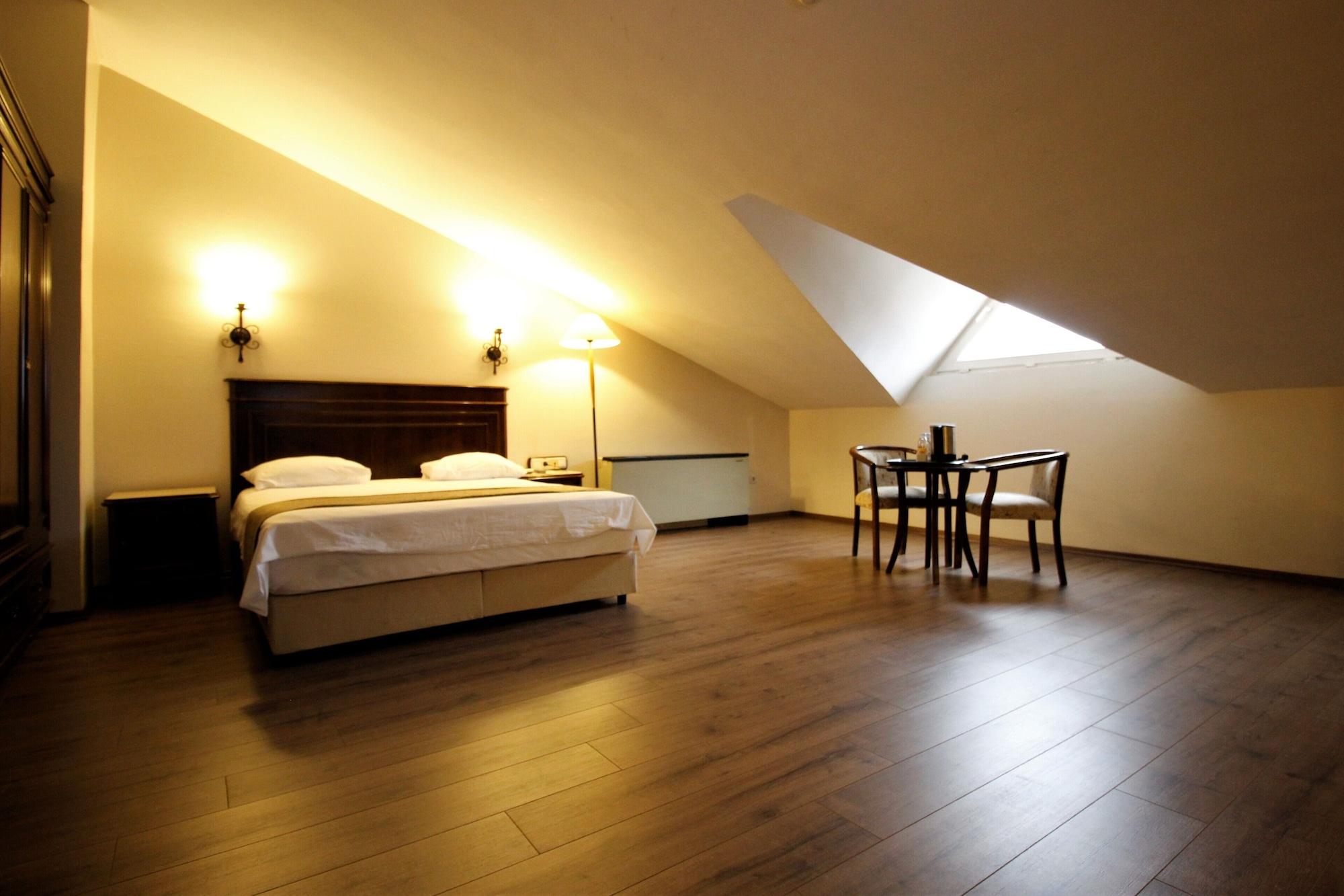Montania Town Hotel Mudanya Bagian luar foto