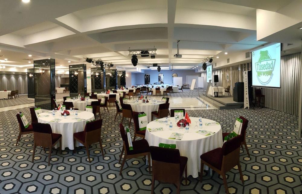Montania Town Hotel Mudanya Bagian luar foto