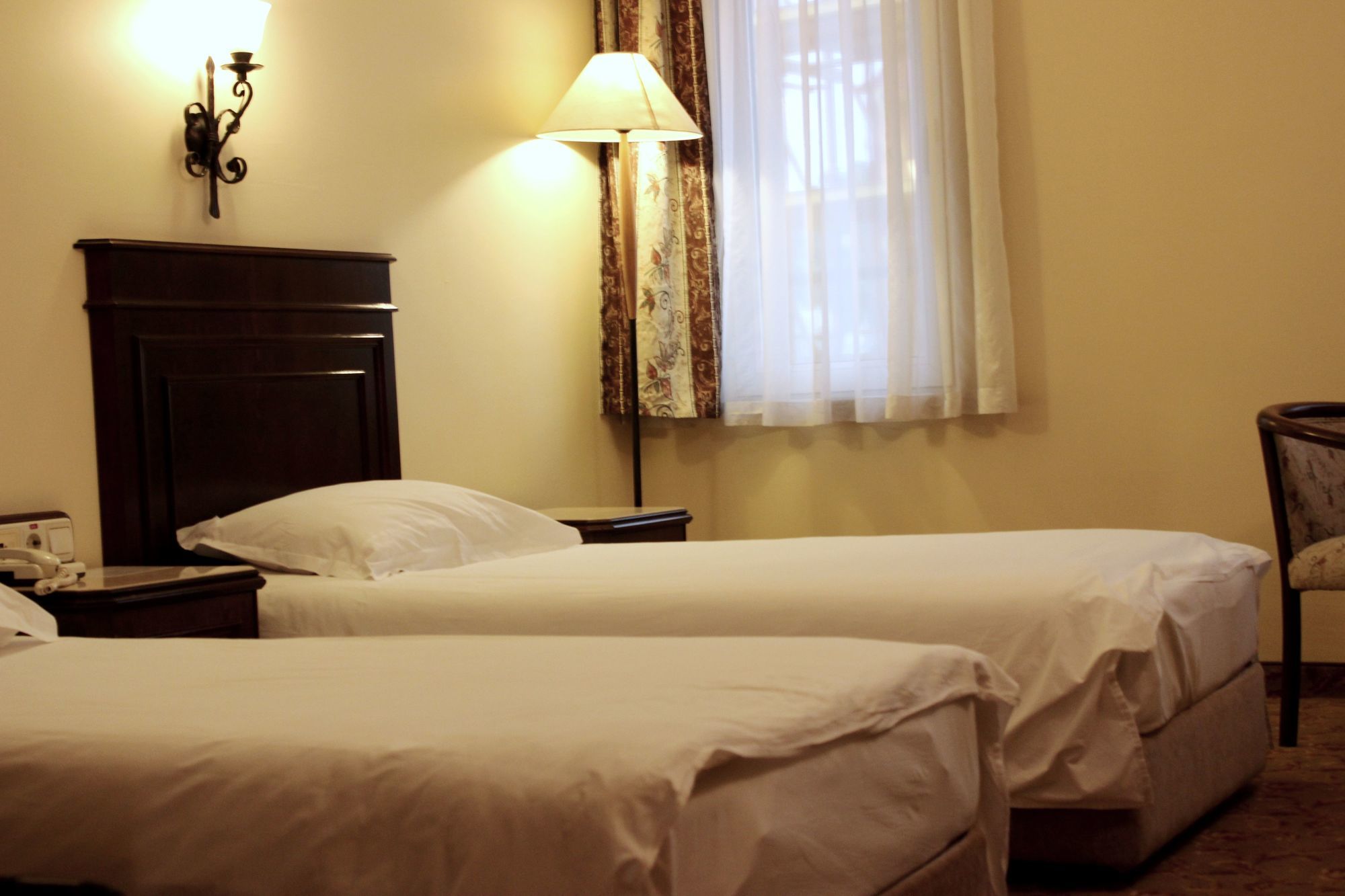 Montania Town Hotel Mudanya Bagian luar foto