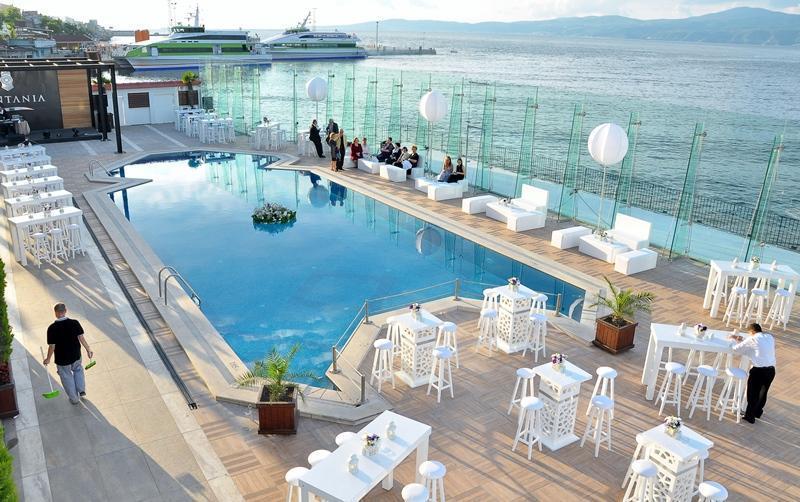 Montania Town Hotel Mudanya Bagian luar foto