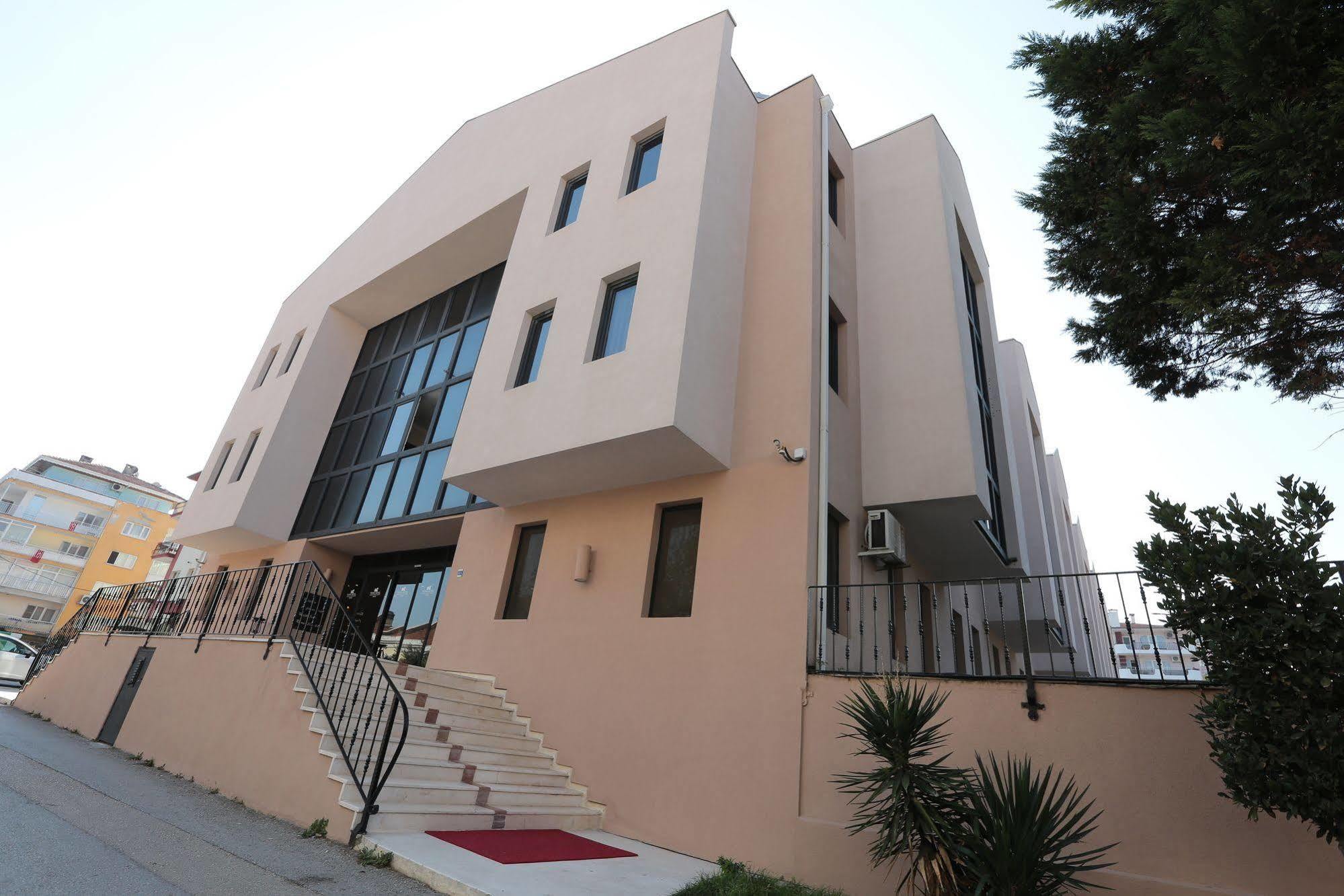 Montania Town Hotel Mudanya Bagian luar foto